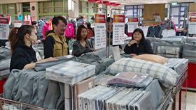 冷到跨年新竹廠拍搶便宜品牌發熱衣保暖毯百元入手（業配勿用）