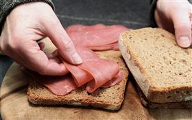 火腿,紅色加工肉品,致癌(圖/pixabay)