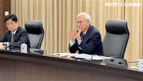 央行總裁楊金龍於今日說明，監理會議決議。（圖／記者李育道攝影）