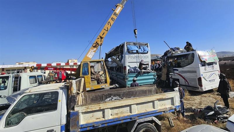 阿富汗重大巴士車禍　已知52死65傷