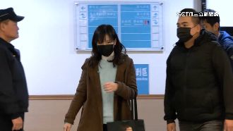 高虹安頂「妹妹頭」出庭　再戰資策會