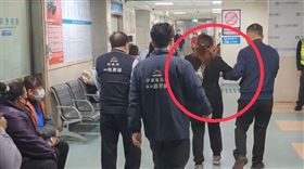 全聯倉儲大火，廖姓死者家屬悲痛落淚。（圖／翻攝畫面）