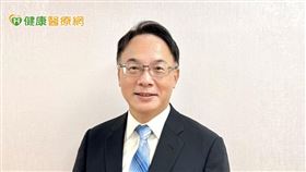 過去臨床曾有需使用黃體素安胎的孕婦，容易有頭暈、噁心甚至嘔吐等現象，導致孕婦只要㇐活動就想吐，嚴重影響日常，後來改採新型口服黃體素，終於大幅改善此症狀，恢復自身的生活品質。