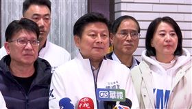 傅崐萁巡視立院不斷遭到抗議群眾嗆聲。
