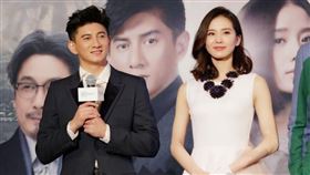 吳奇隆（左）和劉詩詩（右）結婚8年。（圖／翻攝自微博）