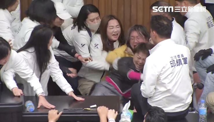 陳玉珍等4立委施暴願和解　陳培瑜拒絕