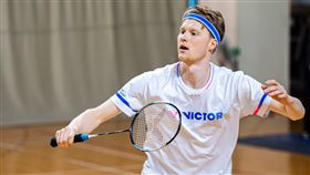 丹麥好手安東森進行熱身訓練。（圖／VICTOR提供）