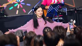 Vivian受好友彭佳慧邀請首次參與，徐老爹主治醫生坐台下。（圖／癌症希望基金會）