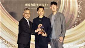 ▲113年體育運動精英獎頒獎典禮，巴黎奧運羽球男雙李洋、王齊麟獲選最佳運動團隊傑出獎。（圖／記者劉彥池攝影）