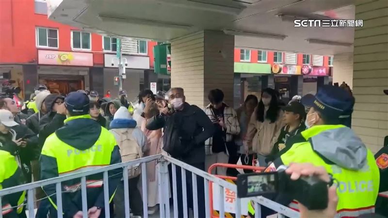 青島東「抗議人不能過」　民嗆：萬安戒嚴