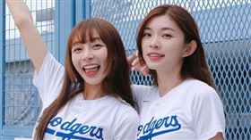 林襄、林穎樂（右）遭網質疑是搶Vicky位置的高流量藝人。（圖／翻攝自ninalin1231 IG）