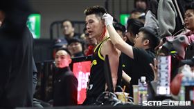 ▲TPBL臺北台新戰神迎戰新北國王，林書豪第一節濺血退場。（圖／記者劉彥池攝影）