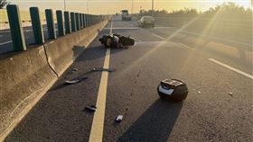 台61,西濱,自撞,重機,車禍,苗栗（圖／翻攝畫面）