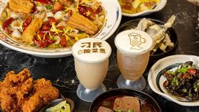 來刁民酸菜魚大啖美味酸菜魚之外，香甜奶蓋啤酒也不要錯過。（圖／刁民酸菜魚提供）