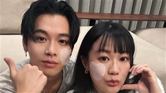 高爾宣妻順產「湊足好字」二寶腳ㄚ印曝光