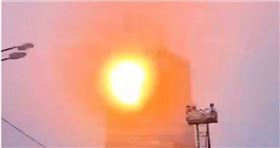 烏克蘭發動大規模無人機攻擊喀山住宅大樓　瞬間火光四射炸出火球
（圖／X）