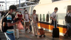 高鐵5/15至6/8暫停自由座服務因應武漢肺炎疫情升溫，台灣高鐵表示，將暫停自由座服務，15日起至6月8日原本規劃的自由座車廂座位車票已釋出，旅客可訂位購票。中央社記者吳家昇攝  110年5月14日