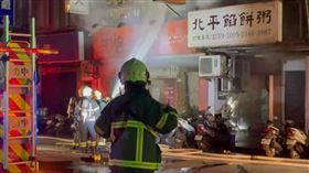 信義區原住民餐酒館大火。（圖／翻攝畫面）