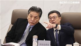 監察院今（23）日上午9時由副院長李鴻鈞率領監察委員巡察行政院。(圖/記者盧素梅攝影）