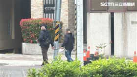 鑽縫隙摔車遭公車輾斃　司機還原無奈過程（圖／翻攝畫面）