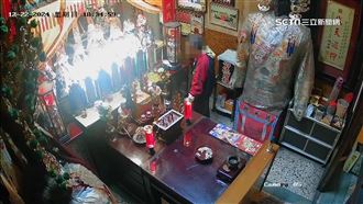 屏東男燒金紙險燒店　又鬧宮廟偷打火機