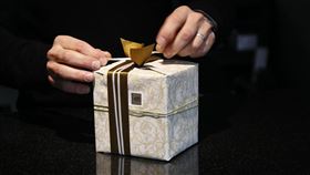 生日禮物,過期,贈品,爆怨公社。（示意圖／翻攝自Pixabay）