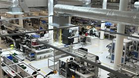 波蘭光學儀器商生產線VIGO Photonics是波蘭光子領域最具指標性的公司，透過探測器晶片、雷射及電子裝置整合等，擁有完整的半導體高容量儀器生產線。圖為工廠生產線。中央社記者劉千綾攝  113年6月13日
