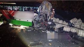 ▲馬來西亞南北大道晚間發生一起死亡車禍。（圖／翻攝自中國報）