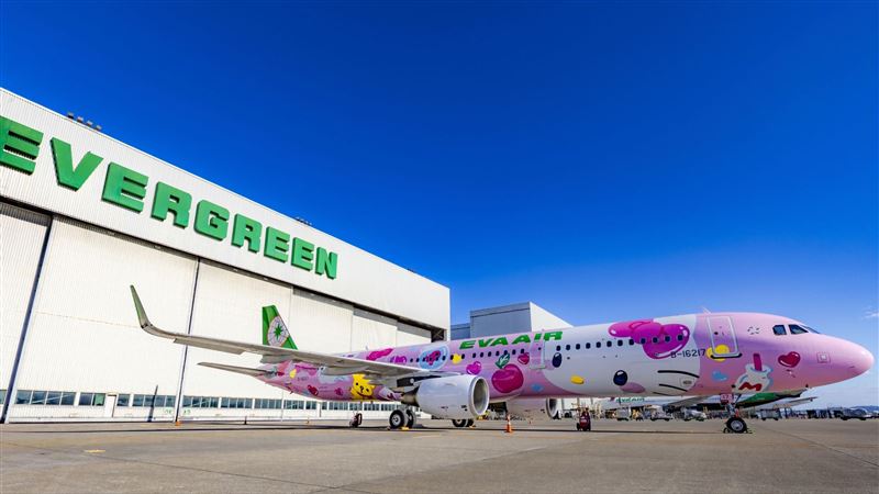 長榮航空Kitty「粉萌機」明年快閃南部