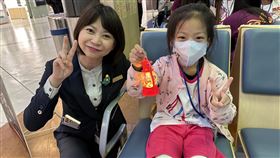 獎助學金,學童,小港區,昇恆昌,昇恒昌基金會,高雄邁入第十六年頒發的財團法人昇恒昌基金會「照亮星光．讓愛轉動」獎助學金，今（24）日在高雄國際航空站舉辦頒獎典禮，計132名國小學子受惠。（財團法人昇恒昌基金會提供）