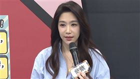 依依離婚1年多。（圖／中天提供）