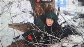烏克蘭軍方先前在俄羅斯的庫斯克州前線拍攝到北韓士兵。（圖／翻攝自X／@aborealis940）