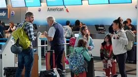 美國航空週二一度全美停飛。（圖／美聯社／達志）

