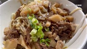 素食一條街1800。圖為彰化素食麵。