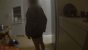 平安夜，衝持刀找舊情人理論，2員警負傷壓制，腹部、左胸被刀刺傷，脫序前男友，彭男，台中(圖／翻攝畫面)