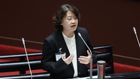 大法官被提名人劉靜怡：盼走向沒有死刑的國家立法院全院委員會12日審查司法院大法官被提名人劉靜怡（圖）。針對死刑存廢議題，劉靜怡說明，她到目前為止的個人理念，都是應該走向一個沒有死刑的國家，但憲法法庭做出死刑合憲的判決，她覺得遺憾。中央社記者郭日曉攝  113年12月12日