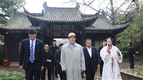 馬英九到中國參訪四川省眉山「三蘇祠」博物館。（圖／馬英九基金會提供）