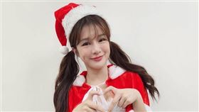 林岱縈化身聖誕女郎。(圖／紅心字會提供）