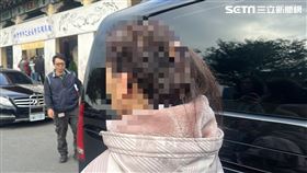 呂女親姊低聲質疑全案死因不單純。（圖／記者黃翎瑄攝）