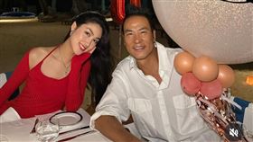 任達華（右）替任晴佳（左）慶生。（圖／翻攝自任晴佳IG）