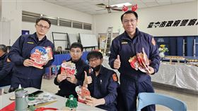 烏日分局長cosplay聖誕老人！暖心送禮物