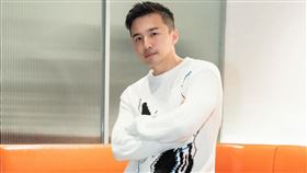 阿緯接受《三立新聞網》專訪。(圖／記者趙于瑩攝影）