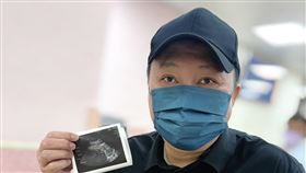 趙正平耶誕節宣布兒子出生。(圖／翻攝臉書）