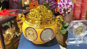  竹山紫南宮，蛇年錢母亮相，聚寶盆造型，元旦(圖／翻攝畫面)