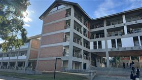 東海大學，大一女學生，20歲墜樓，4樓墜落，送醫恢復意識(圖／翻攝畫面)