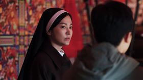 《黑祭司2：闇黑修女》宋慧喬、全余贇。（圖／車庫娛樂提供）