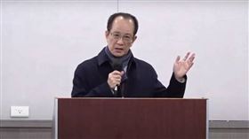 指定中央委員、緊急應變小組召集人林富男表示，本黨沒有代理主席的問題「一定等柯文哲回來，柯文哲百分之百一定繼續領導民眾黨」。（圖／翻攝自民眾之聲）