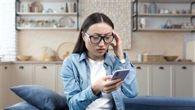 過度3C傷眼又減壽命？醫師揭：「兩光」習慣付出慘痛代價！（業配勿用）