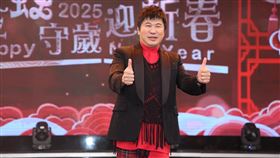 胡瓜主持除夕節目《金蛇守歲迎新春》。（圖／記者鄭孟晃攝影）