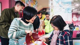 蘇巧慧發蔡其昌「台灣尚勇」春聯（圖／蘇巧慧辦公室提供）